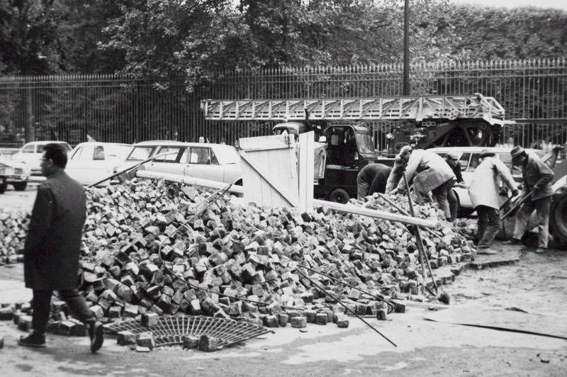 Mayo del 68 - Bajo los adoquines, la playa