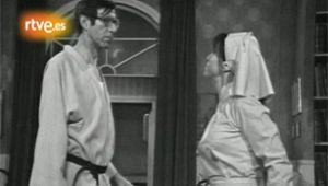 Fotograma de La ta de Ambrosio - Captulo 5 - Toda vestida de blanco