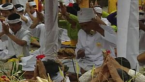 Fotograma de Otros pueblos - Fiestas - Galungan (Bali)