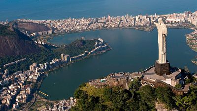 Enclavado en el corazón de Río de Janeiro, Lagoa Rodrigo da Freitas acogerá las pruebas de piragüismo de velocidad y el remo.