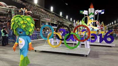 Tradicional centro neurálgico del carnaval de Rïo de Janeiro, el Sambódromo cambiará a las escuelas de samba por los atletas de tiro con arco y la maratón, que acabará en esta sede con capacidad para 18.000 personas (3.500 para el tiro con arco).