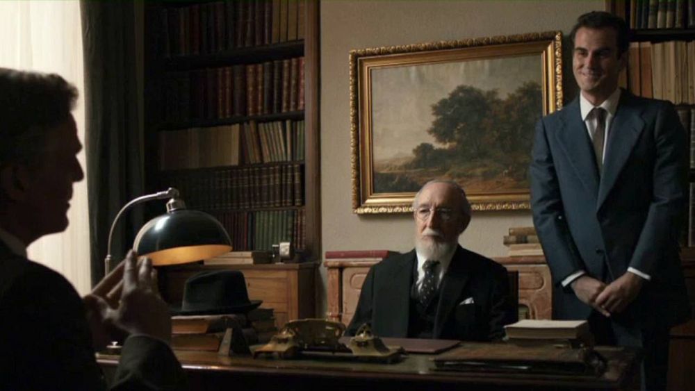 Menéndez Pidal se entrevista con Heston en el capítulo de El Ministerio del Tiempo Menéndez Pidal se entrevista con Heston en el capítulo de El Ministerio del Tiempo