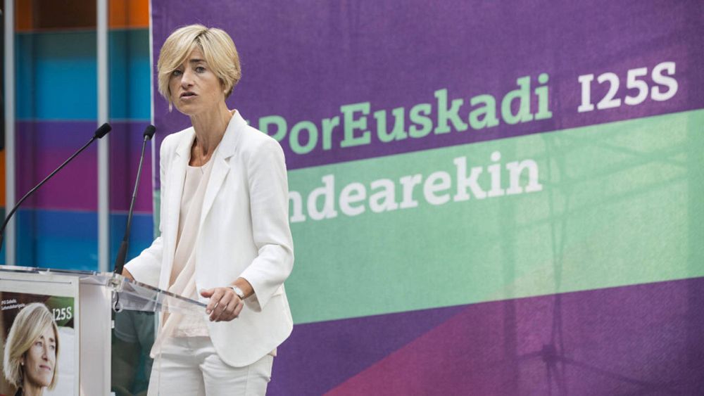 La candidata a lehendakari de Elkarrekin Podemos, Pili Zabala, en un acto en Vitoria.