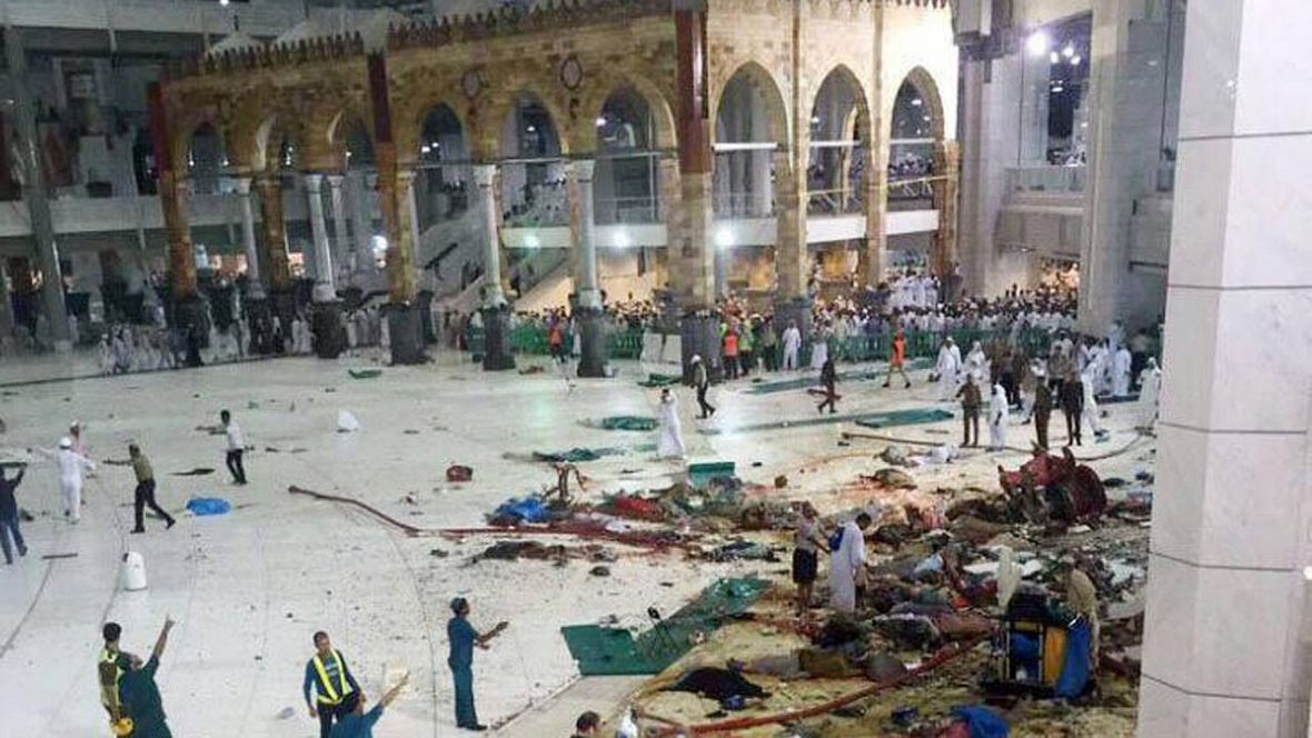 Interior de la mezquita de La Meca tras el accidente