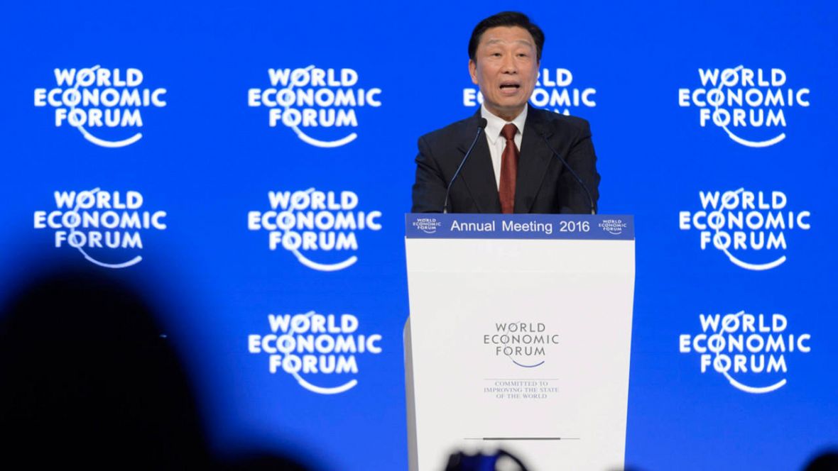 El vicepresidente de China, Li Yuanchao, durante su intervención en el Foro Económico Mundial en Davos, Suiza