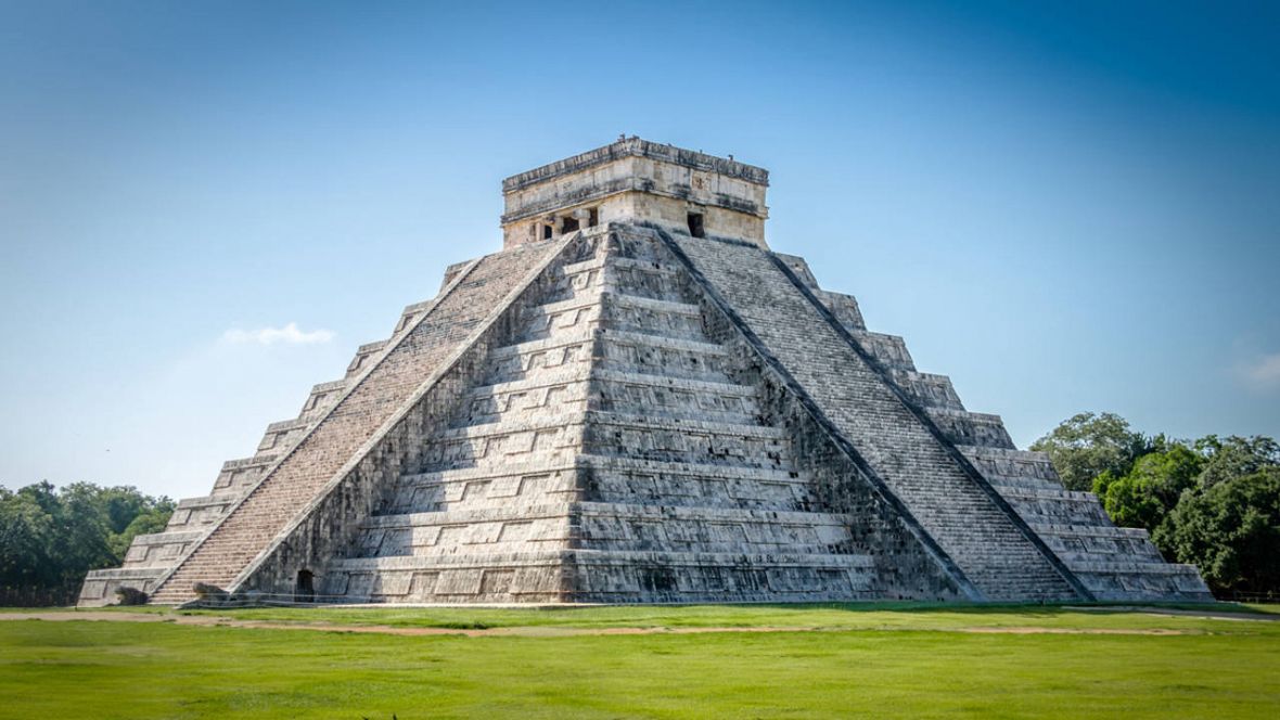 Imagen del templo maya de Kukulkán, también conocido como El Castillo.