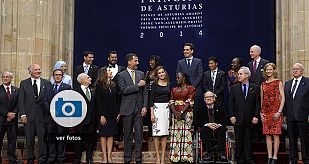 Los reyes reciben a los galardonados con <br>los premios Príncipe de Asturias 2014