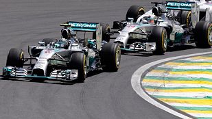Nico Rosberg, por delante de su compañero en Mercedes, Lewis Hamilton