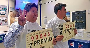 Los vendedores del intercambiador de Avenida de América celebran el segundo premio