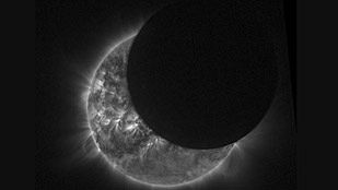 Los minisatélites de la ESA captarán el eclipse total de Sol del viernes