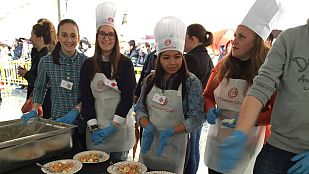 Delia, Mercedes y Leticia preparan la ensalada murciana de MasterChef Delia, Mercedes y Leticia preparan la ensalada murciana de MasterChef
