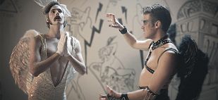 "¿PERO DE DÓNDE HAS SACADO A ESTE MAROMO?" "¿PERO DE DÓNDE HAS SACADO A ESTE MAROMO?"