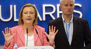 La presidenta de Aragón y candidata a la reelección, Luisa Fernanda Rudi, y el candidato a la alcaldía, Eloy Suárez, comparecen para comentar los resultados electorales. La presidenta de Aragón y candidata a la reelección, Luisa Fernanda Rudi, y el candidato a la alcaldía, Eloy Suárez, comparecen para comentar los resultados electorales.