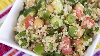 El libro 'Quinoa, proteína sin gluten' es una guía práctica para cocinarla