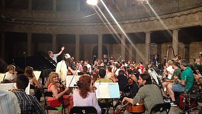 La Orquesta RTVE celebra su 50º aniversario en el Festival de Granada y recibe la Medalla de Honor del certamen granadino