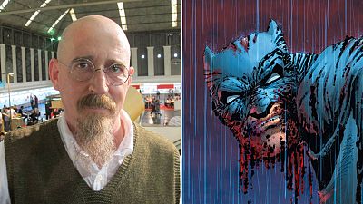 Brian Azzarello y una imagen de 'El Caballero Oscuro III' Brian Azzarello y una imagen de 'El Caballero Oscuro III'
