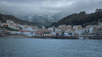 Fotograma del anuncio de la Lotería de Navidad 2016 en el que se ve el pueblo de Tazones Fotograma del anuncio de la Lotería de Navidad 2016 en el que se ve el pueblo de Tazones