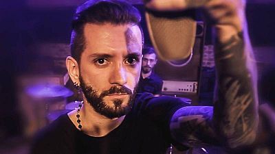 Albania: Eugent Bushpepa canta "Mall" en Eurovisión 2018 Albania: Eugent Bushpepa canta "Mall" en Eurovisión 2018