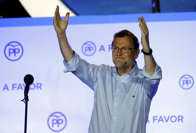 El líder del PP, Mariano Rajoy, ha celebrado esta noche la victoria de su partido en las elecciones generales y tras subrayar que los 'populares' han conseguido el apoyo mayoritario de los votantes ha recalcado: que "este partido se merece un respeto