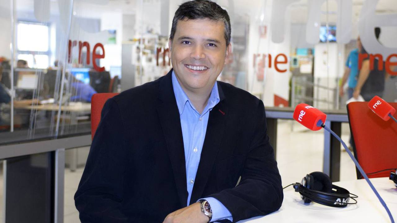 Alfredo Menéndez, director y presentador de 'Las mañanas de RNE'
