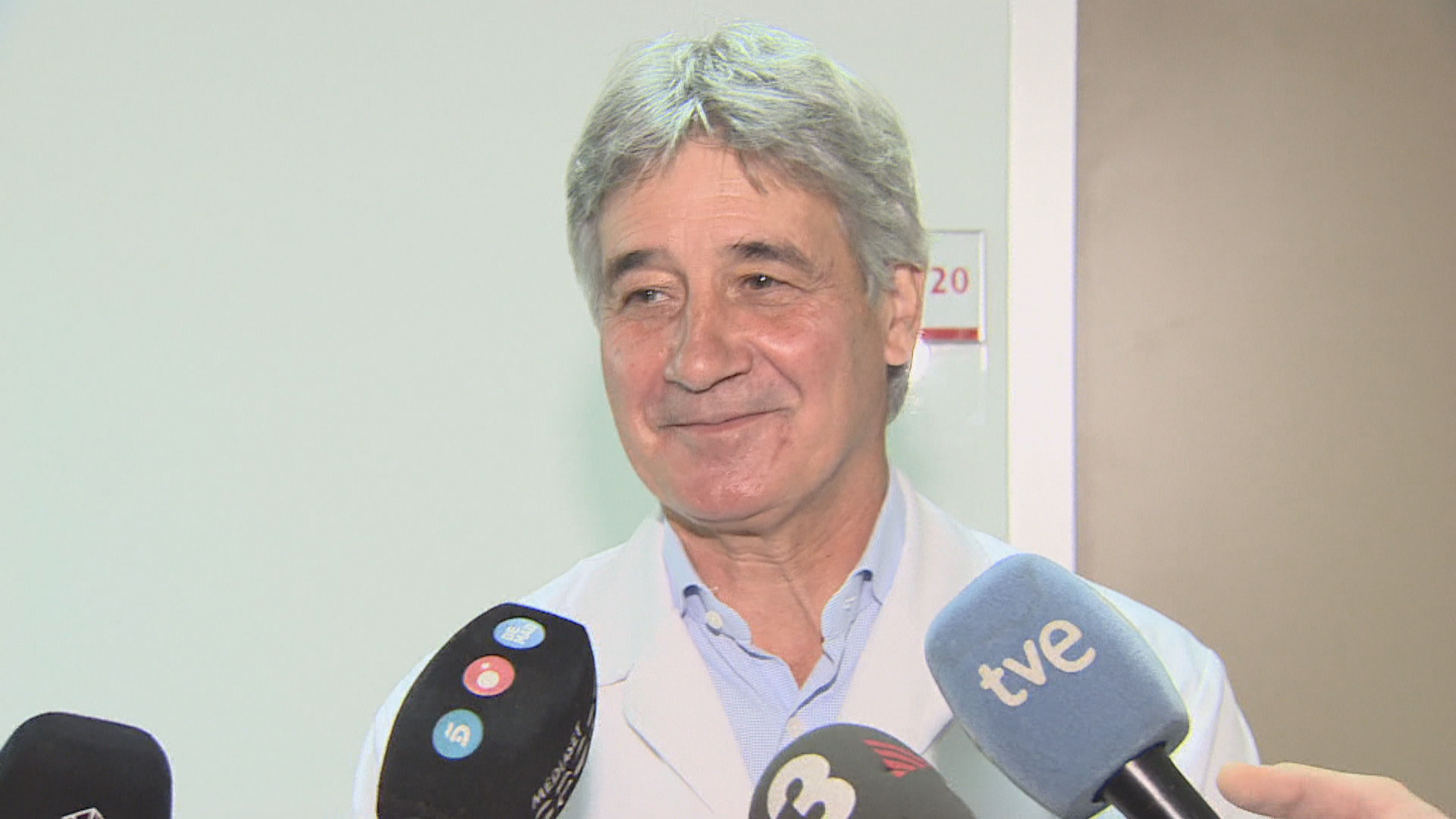 Ir al Video&nbsp;&Aacute;ngel Ruiz Cotorro: "Si la radiofrecuencia funciona la intenci&oacute;n de Rafa es jugar Wimbledon"