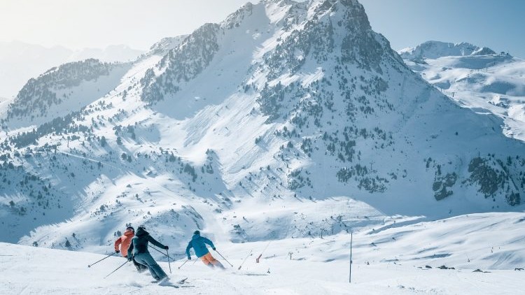 Ir al Video Aragón pide repartir las pruebas de esquí alpino con Cataluña para apoyar la candidatura de Pirineos 2030