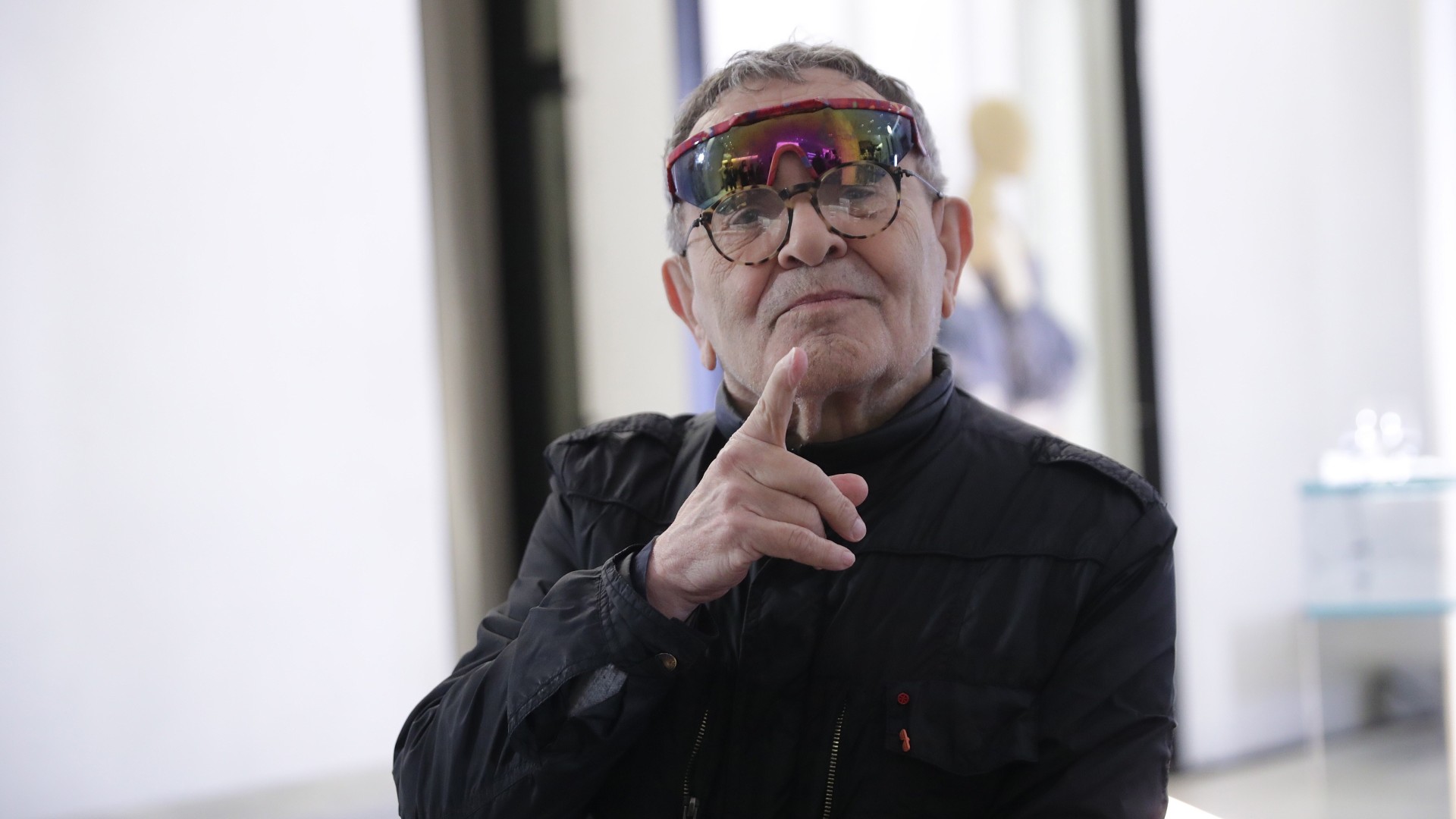 Ir al Video Arrabal vuelve a Cannes para presentar la restauración de "Viva la muerte" a sus 89 años: "Nunca he estado mejor"