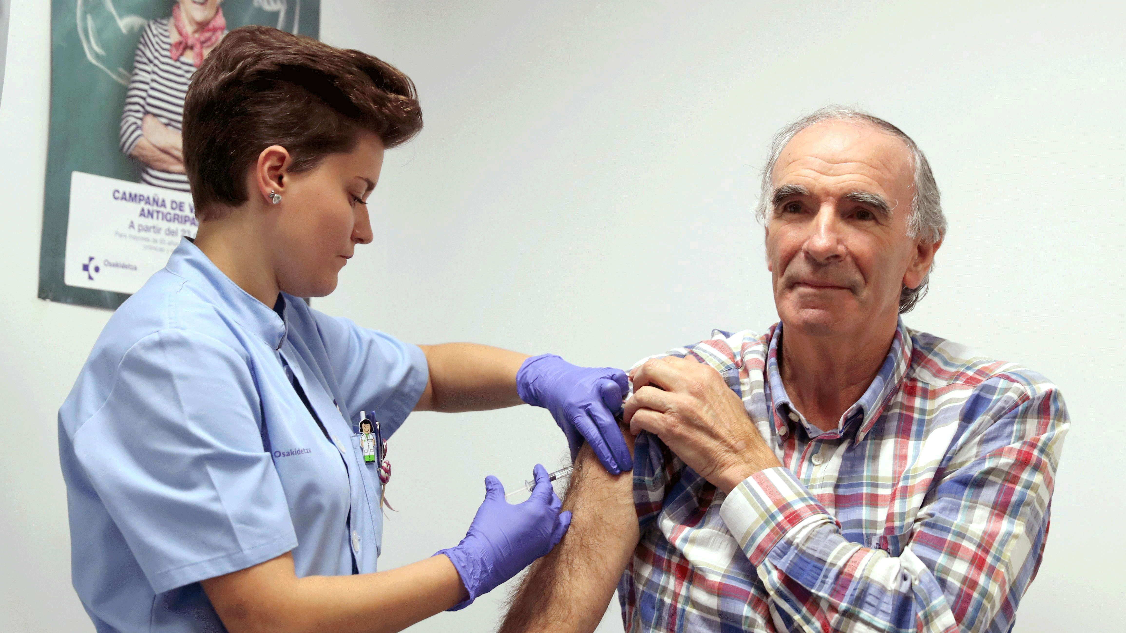 Ir al Video Arranca la campaña de vacunación contra la gripe en Cataluña, Galicía, Andalucía y País Vasco