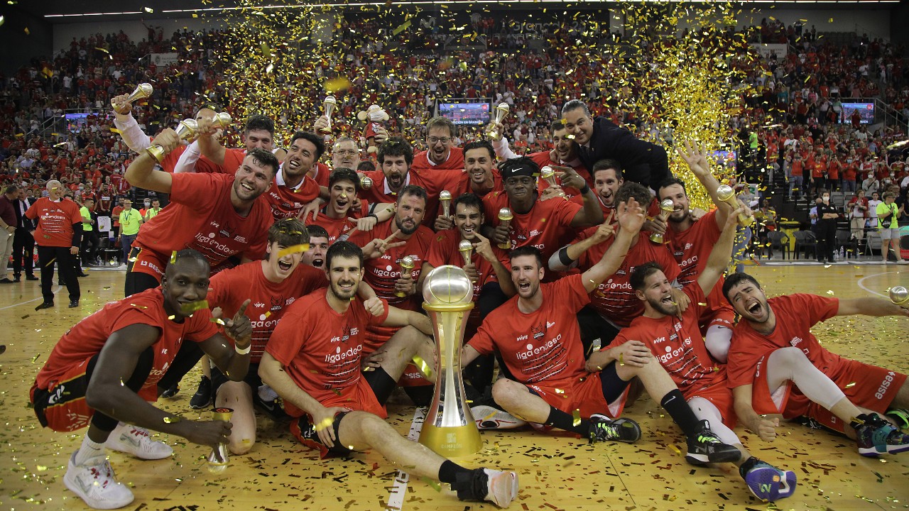 Ir al Video El Baloncesto Granada logra un histórico ascenso a la Liga ACB