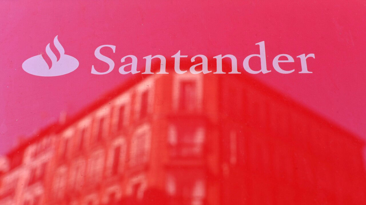 Ir al Video El Banco Santander plantea un ERE para 4.000 empleados