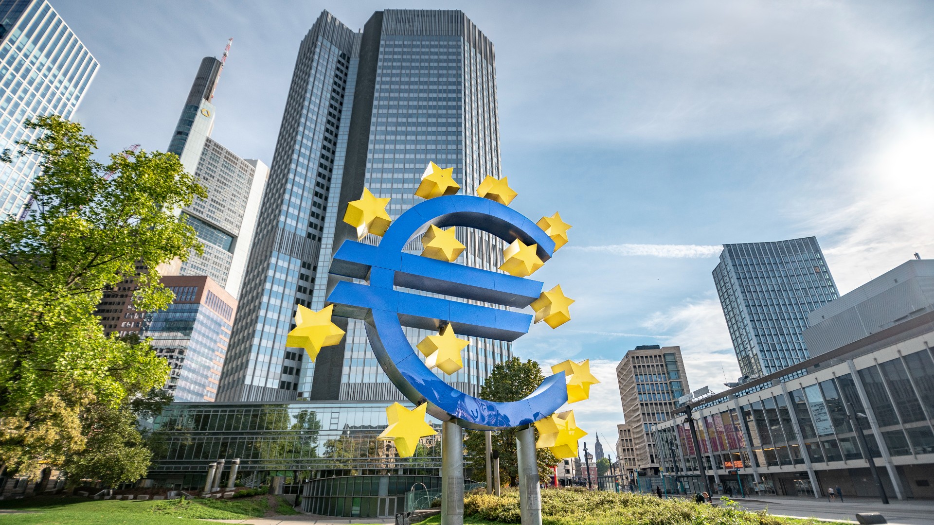 Ir al Video El BCE finaliza la compra de deuda y subirá los tipos de interés un 0,25% en julio