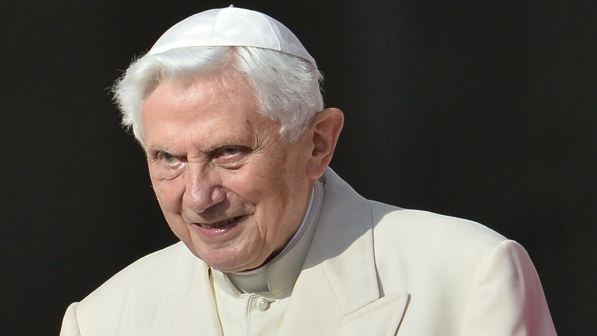 Ir al Video Benedicto XVI pide perdón a las víctimas de abusos sexuales por los "errores" bajo su responsabilidad