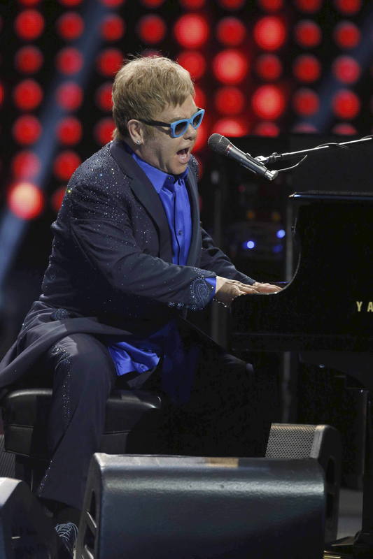 Elton John - Velas En El Viento - Un Sábado En La Noche Elton John - Velas En El Viento - Un Sábado En La Noche