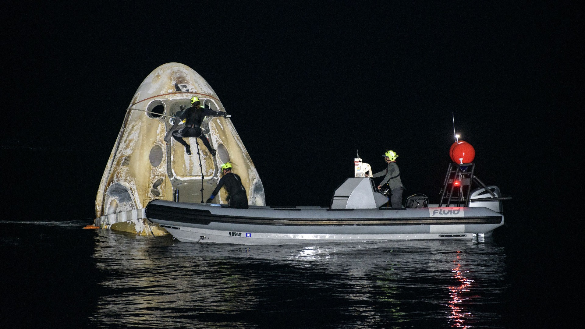 Ir al Video La cápsula Resilience de la misión espacial Crew-1 ameriza con éxito en aguas del Golfo de México