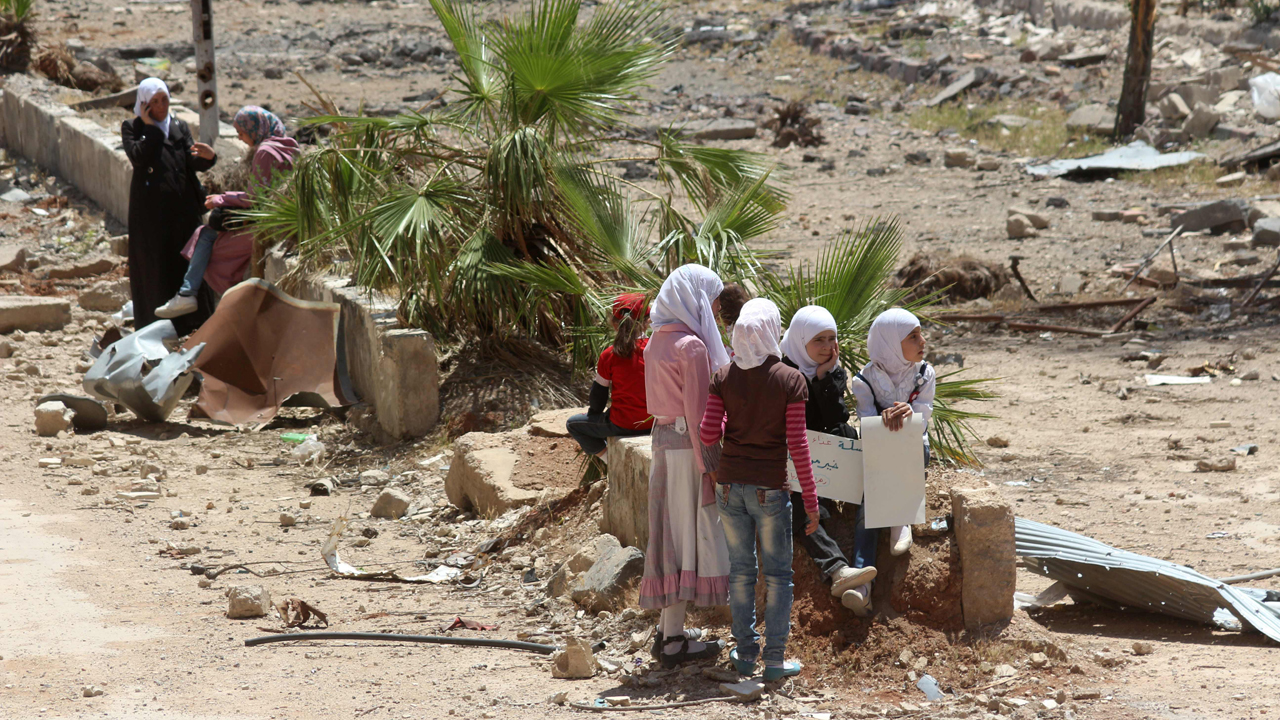 La Ciudad Siria De Daraya Recibe Un Convoy Con Ayuda Humanitaria