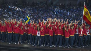 Ver vídeo  'La delegación española desfila en la inauguración de los Juegos de Bakú 2015'