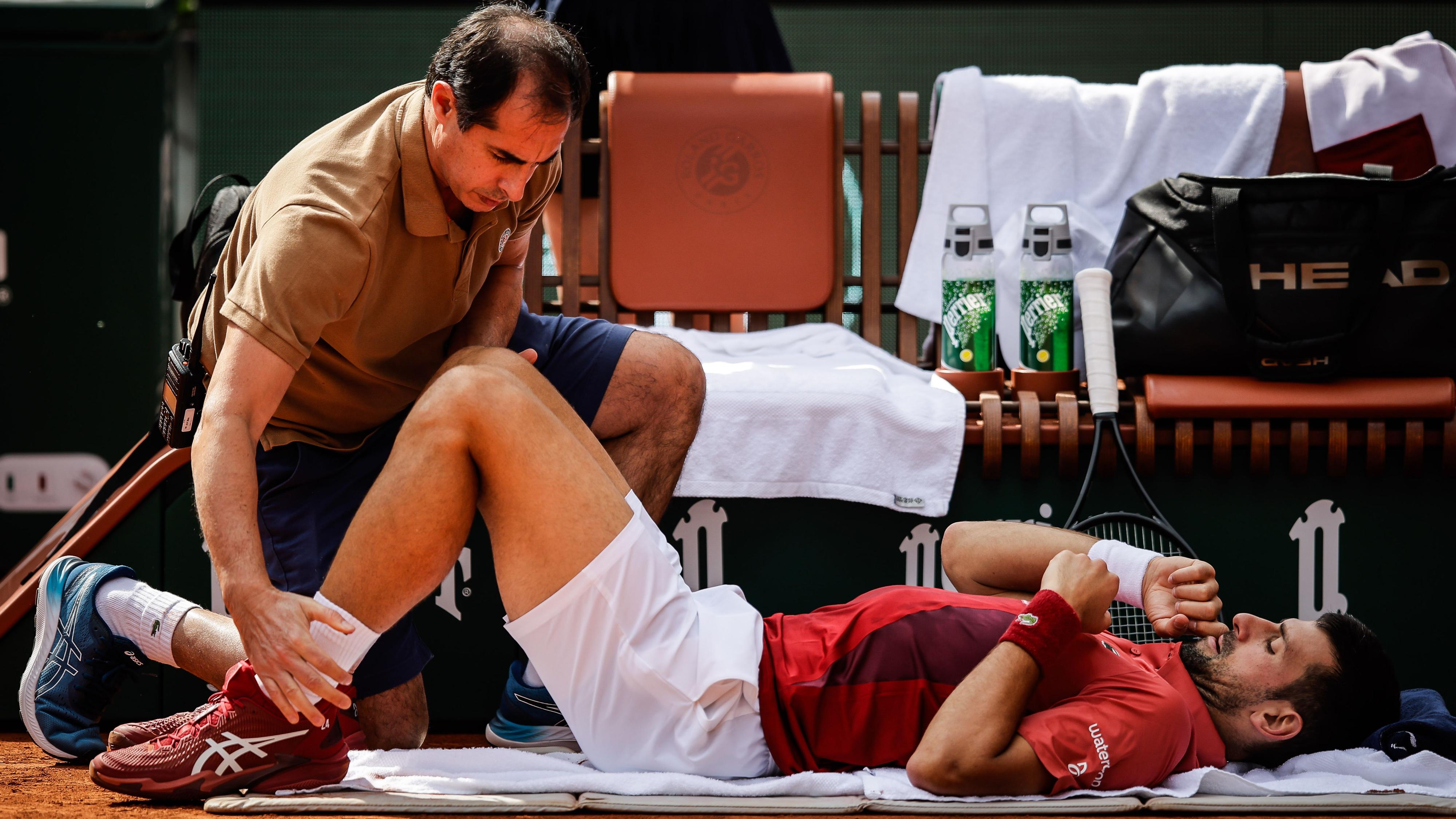 Djokovic operado con éxito de su rodilla derecha