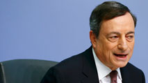 Ir al Video Draghi responde a las críticas de Alemania: "Obedecemos a la ley, no a los políticos"