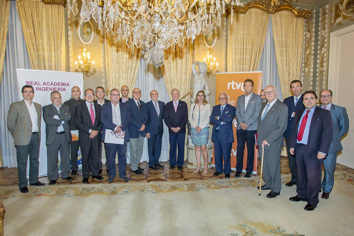 Equipos de RTVE y de la Real Academia de Ingeniería