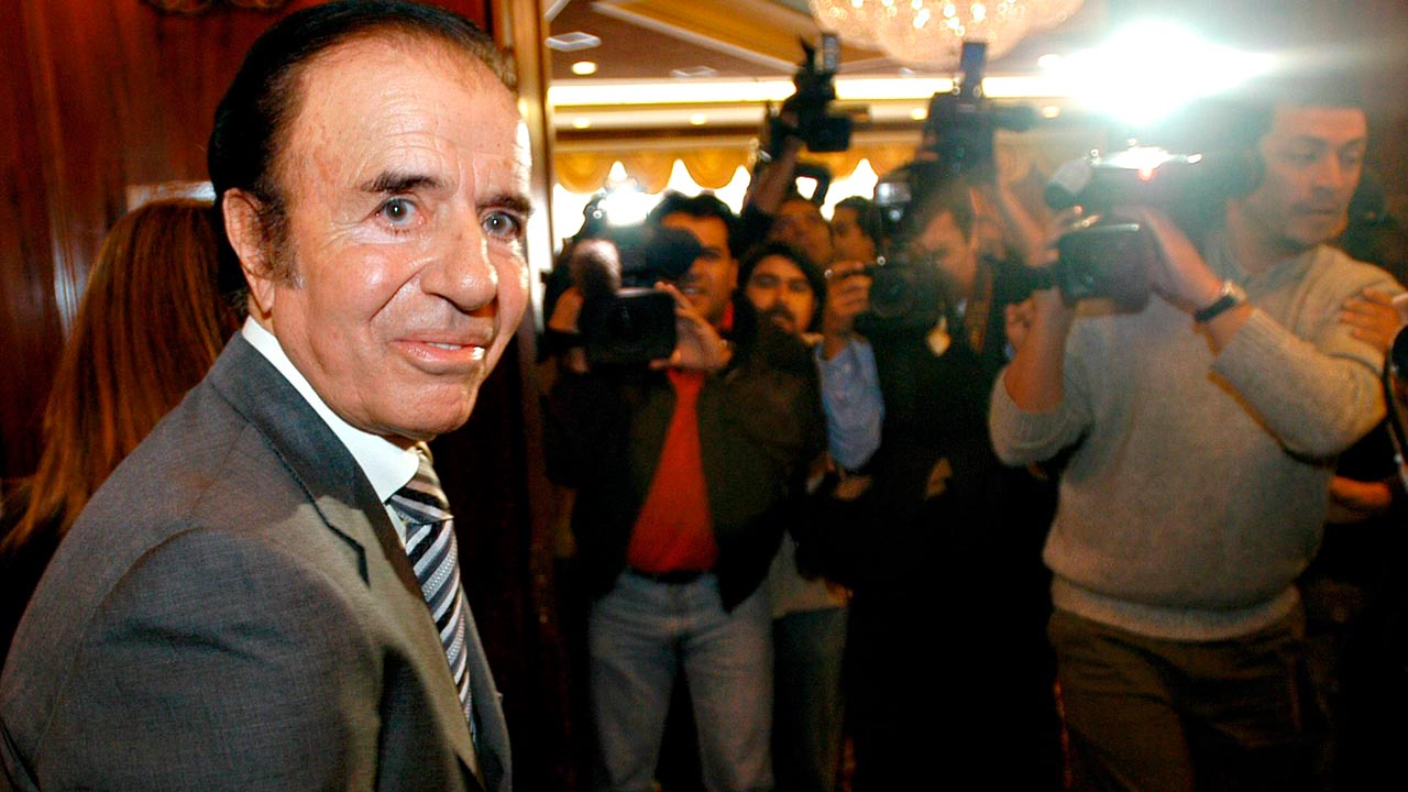 El expresidente argentino Carlos Menem condenado a cuatro años de