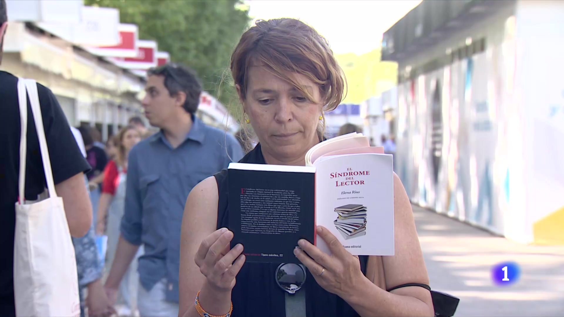 Feria del Libro de Madrid: los lectores nos cuentan lo que buscan un un libro