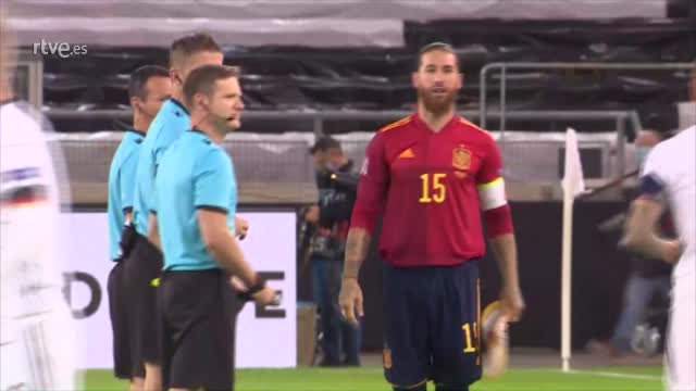 Ir al Video&nbsp;"&iexcl;Hombre Antonio, &iquest;c&oacute;mo est&aacute;s?!" El saludo de Ramos a Kroos