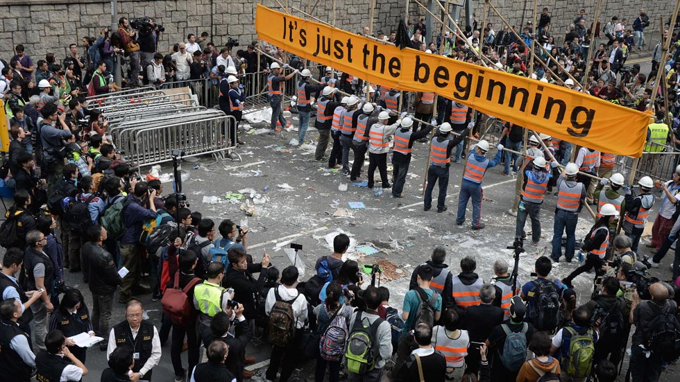 Hong Kong inicia el desalojo de los asentamientos de las protestas prodemocráticas