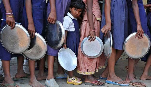 India es la mayor democracia y el país con más hambrientos del mundo.