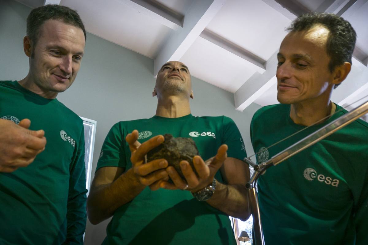 De izquierda a derecha, Matthias Maurer, Luca Parmitano y Pedro Duque.