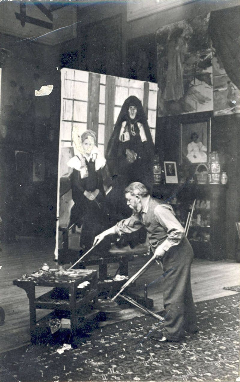   Joaquín Sorolla pinta en su estudio en otoño de 1911