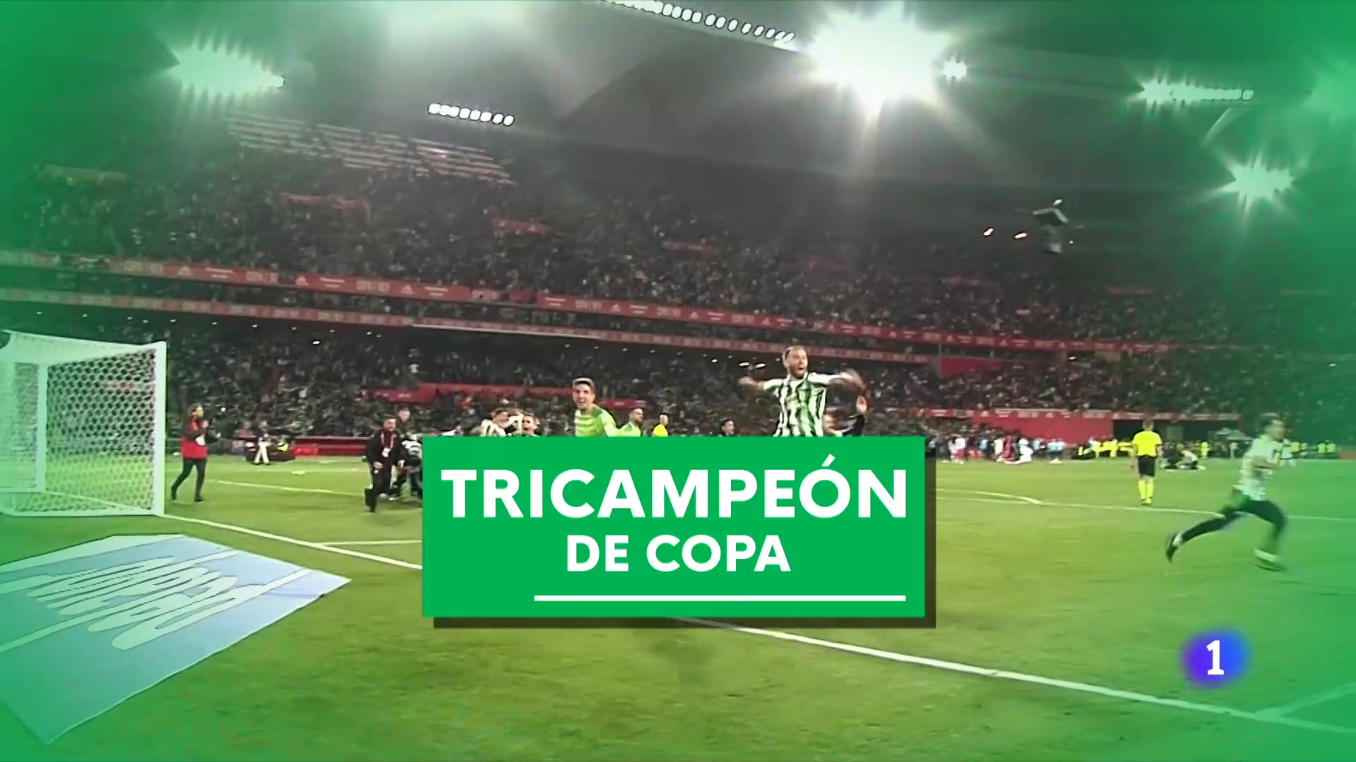 Ir al Video Los jugadores del Betis celebran con euforia la Copa del Rey