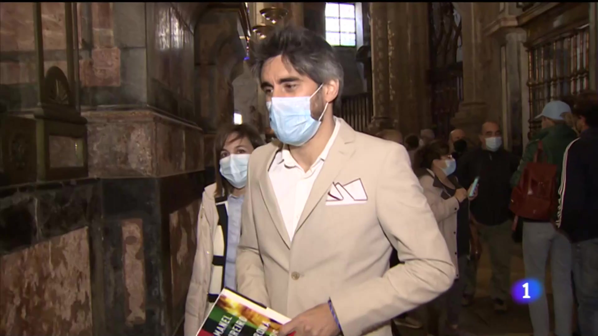 Ir al Video&nbsp;'La ladrona de huesos', thriller xacobeo de Manel Loureiro