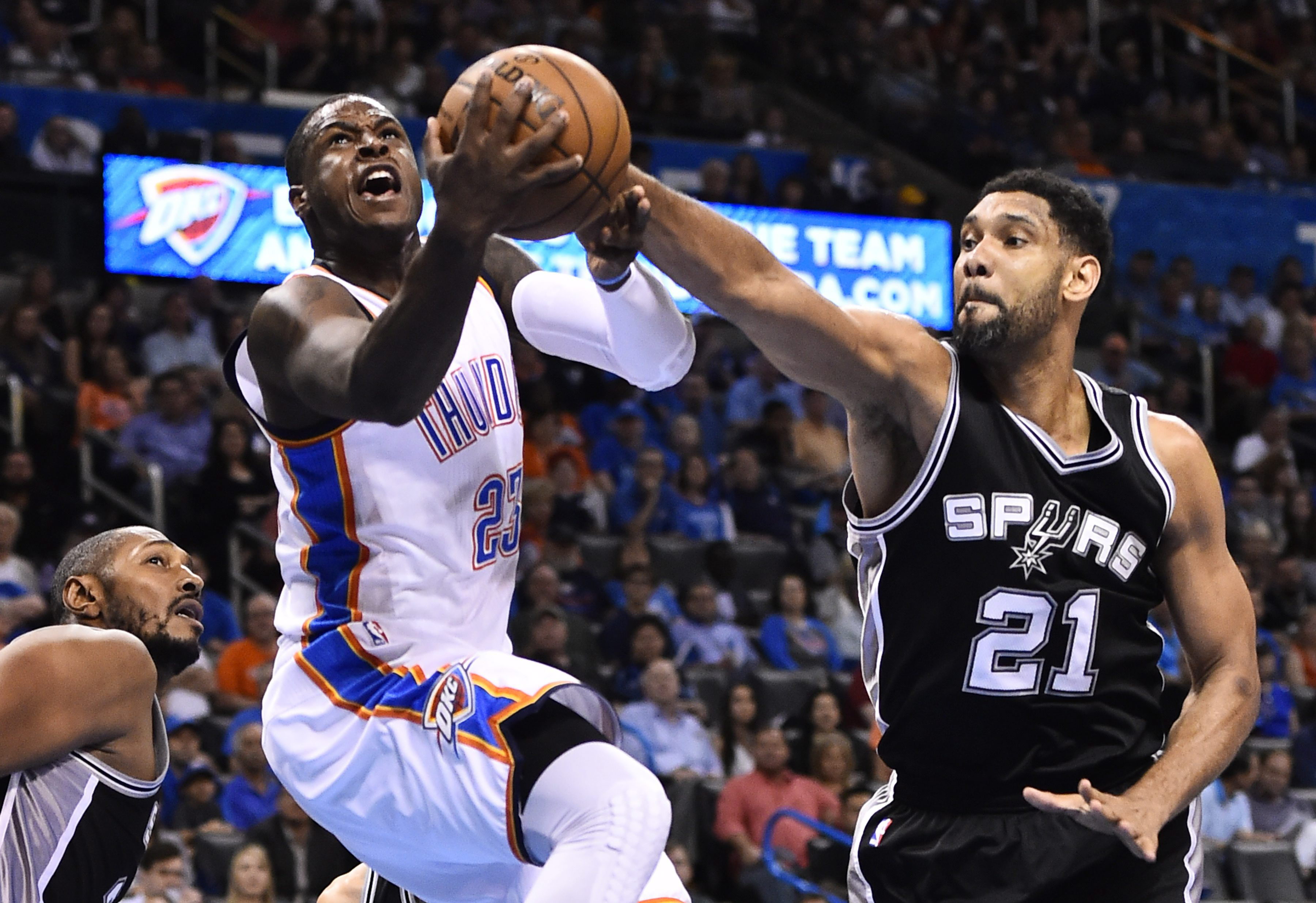 Baloncesto NBA Los Spurs Alejan A Oklahoma De Los Playoffs