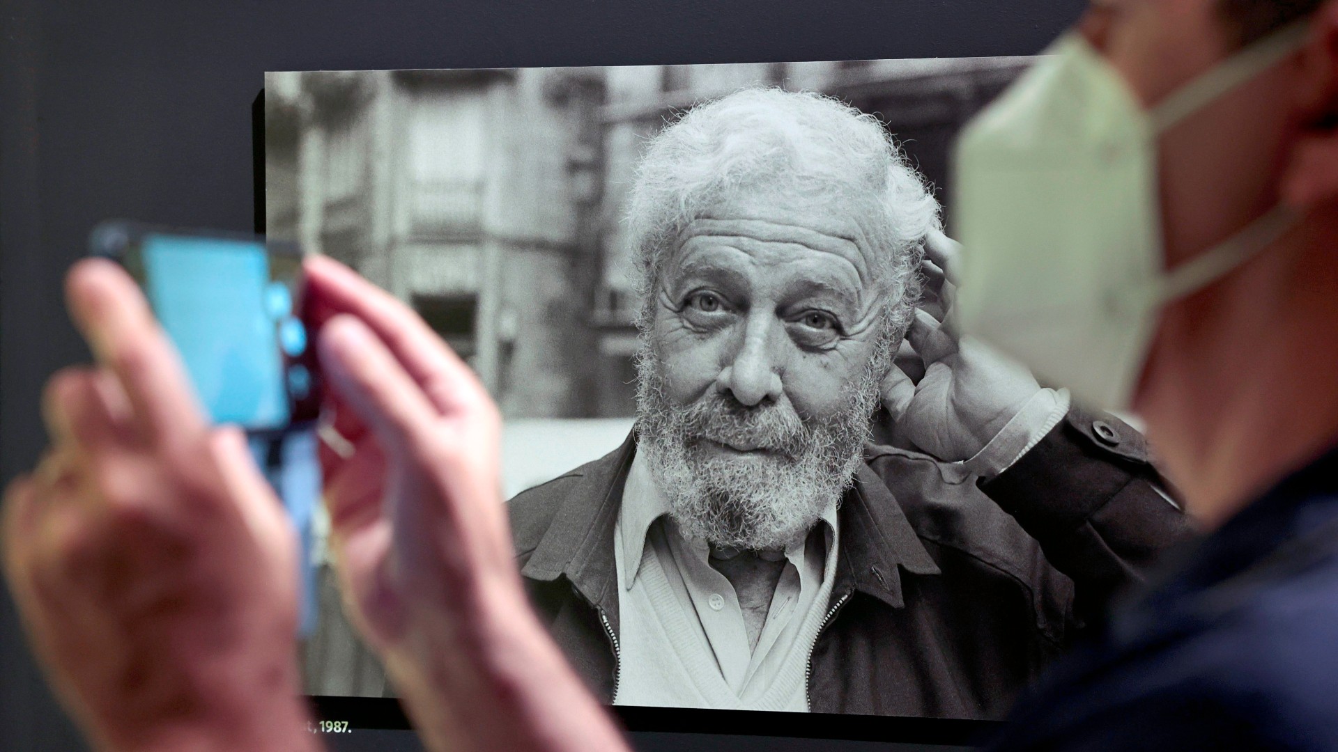 Ir al Video Luis García Berlanga, un siglo de transgresión